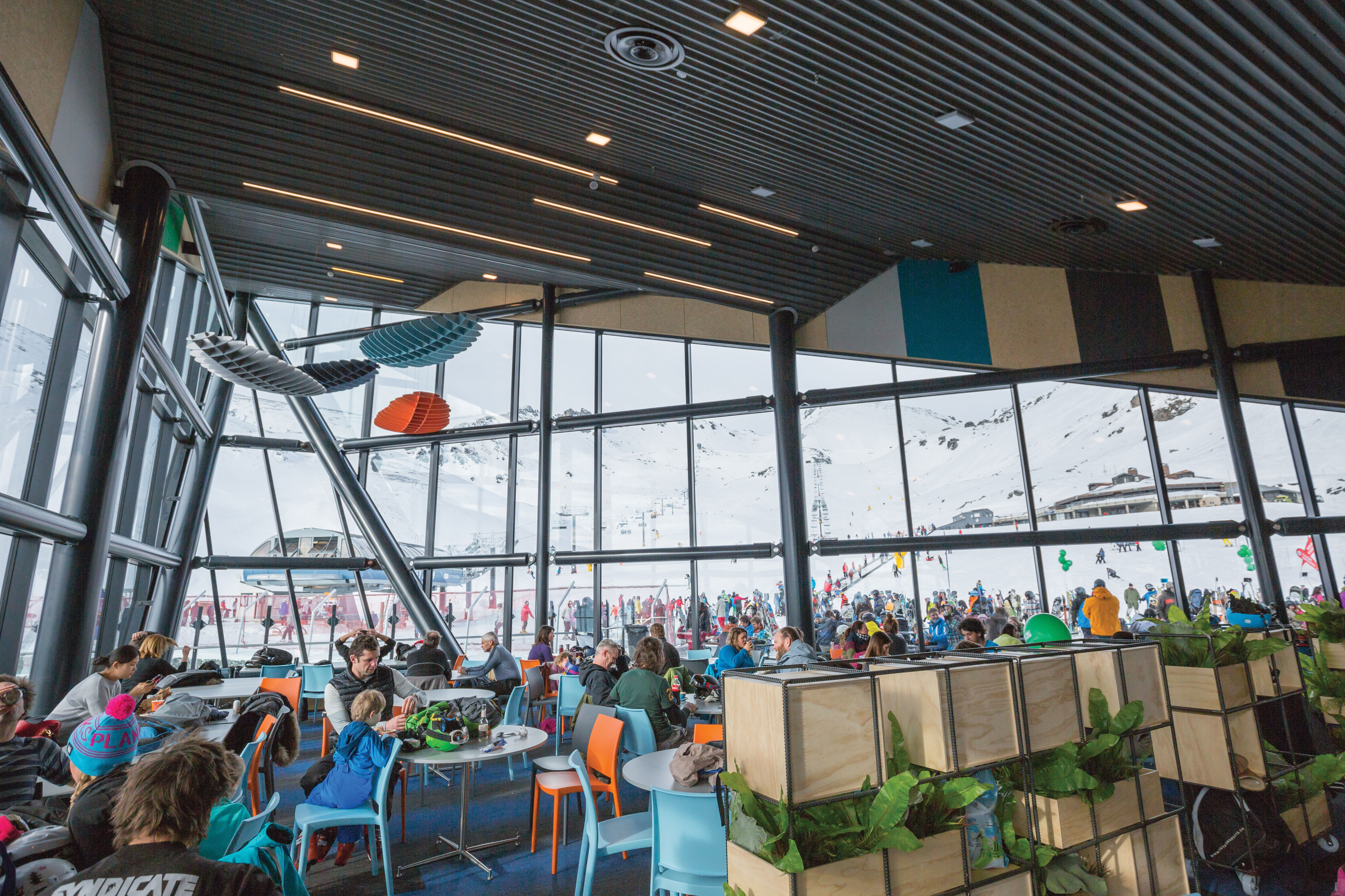 There’s space for seating 700 people inside, with an additional 500 out on the three-sided wraparound heated deck.