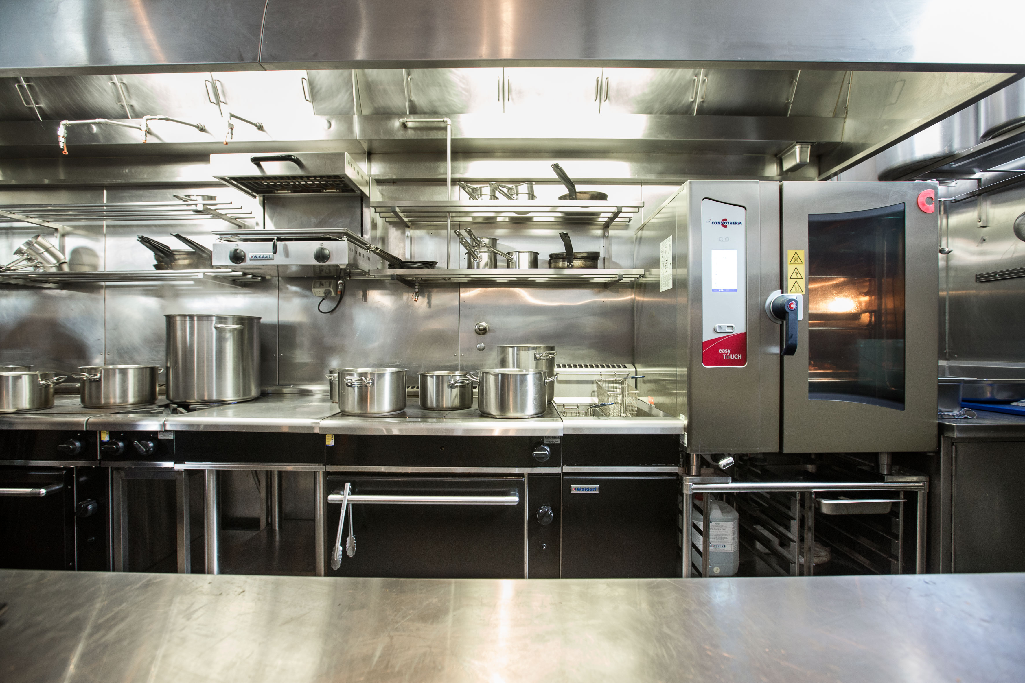 The owners chose a brand new selection of Waldorf Bold equipment, a Convotherm Electric Combi Steamer Oven and a Washtech Undercounter Dishwasher.