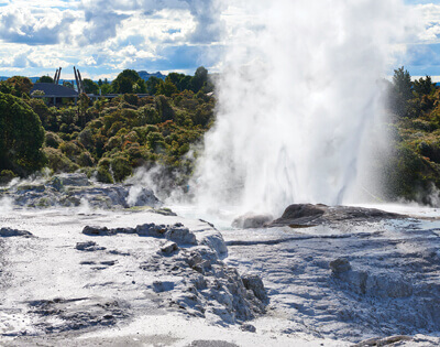 pohutu geyser