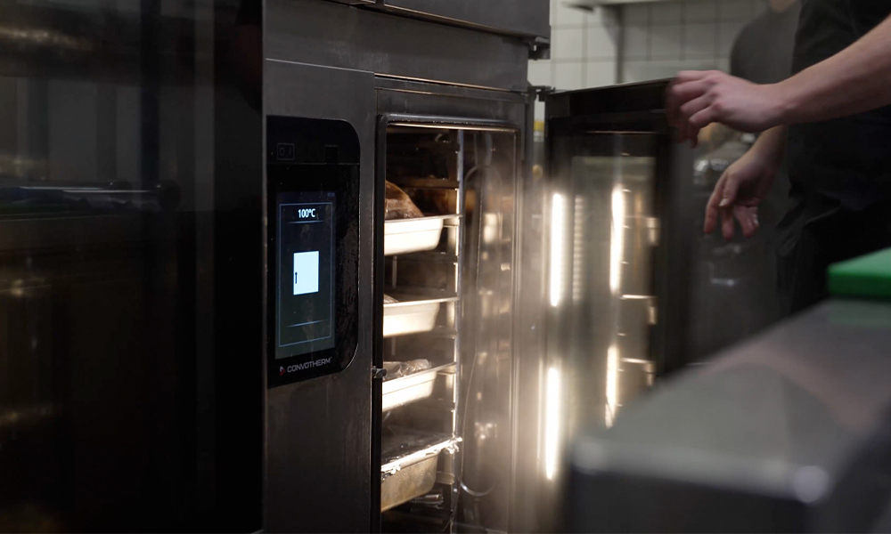 Chin-chin-convotherm-oven-door